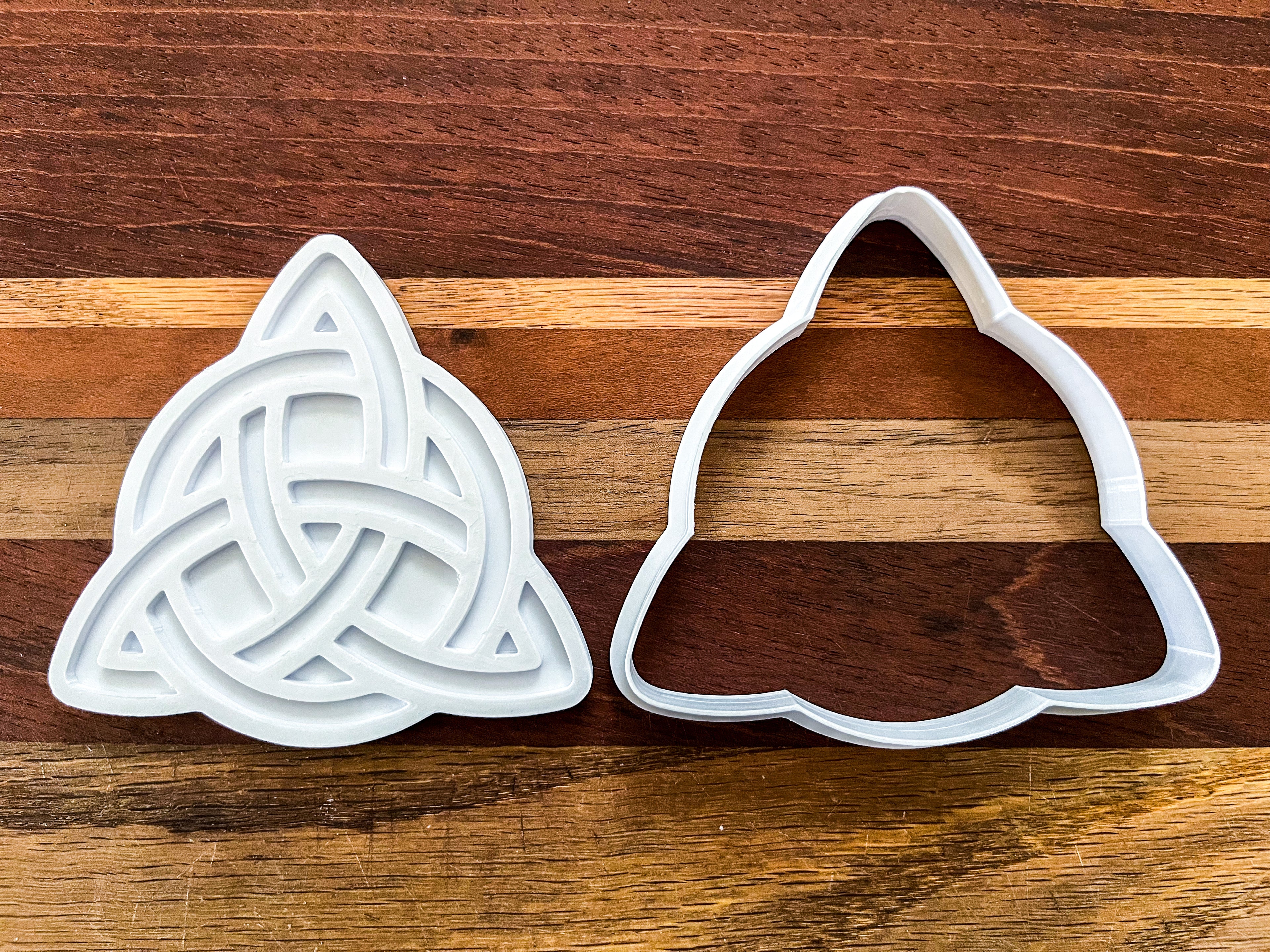Celtic Triquetra Cookie Cutter & Stamp - Sacred Symbol Baking Tool for Cookies, Fondant & Clay Crafts