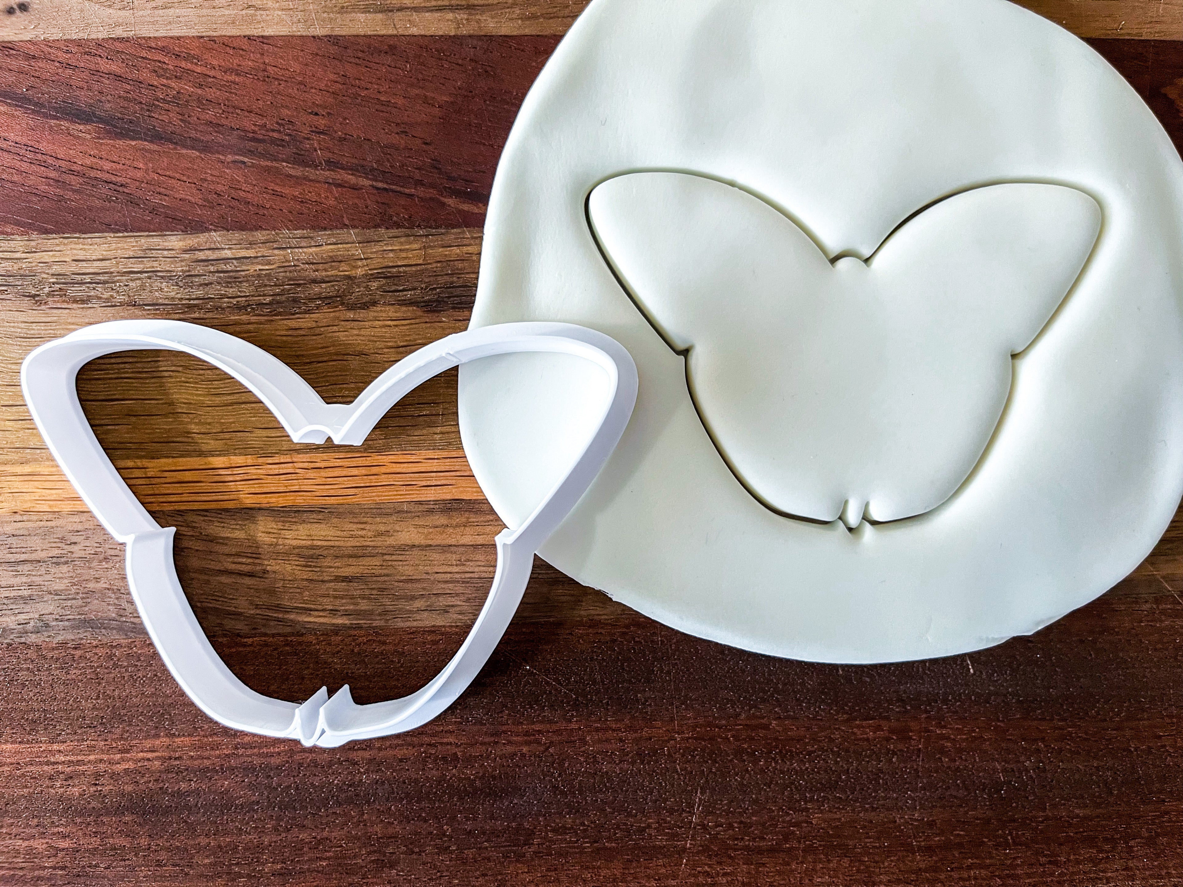 Butterfly Cookie Cutter - 4" Professional Baking Tool for Cookies, Fondant & Crafts